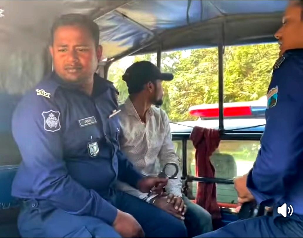 আত্রাইয়ে সরকারি কলেজ ছাত্রলীগের সভাপতি অমিত কুমার গ্রেপ্তার।