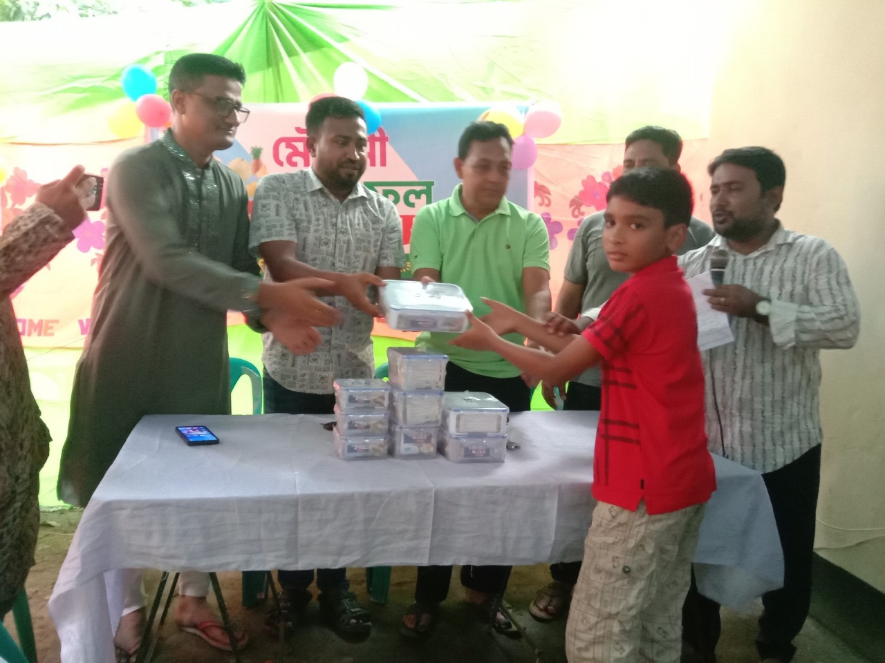 ঝিনাইদহে মৌসুমী ফল উৎসব ২০২৫ অনুষ্ঠিত: দেশীয় ফল ও সৃজনশীলতায় উৎসবমুখর পরিবেশ